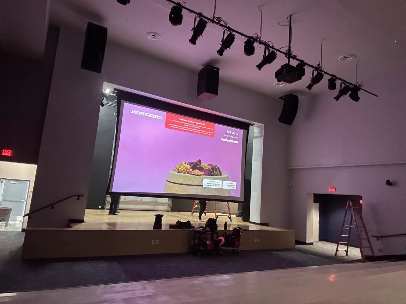 Conference & collaboration spaces